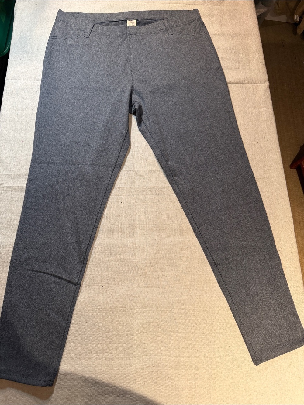 Gray Pull-On Leggings Pants